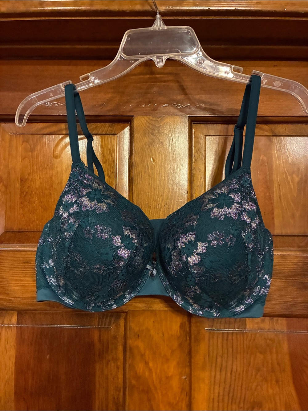 38D Victoria’s Secret Body By Victoria Perfect Shape Emerald & Silver Lace Bra